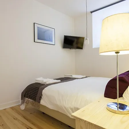 Joivy Cosy 1-bed Flat With Workspace In Santa Catarina, Moments From Luis De Camoes Sq * ליסבון