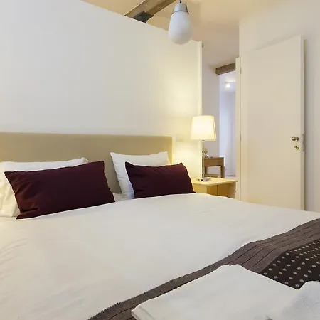 Joivy Cosy 1-bed Flat With Workspace In Santa Catarina, Moments From Luis De Camoes Sq * ליסבון